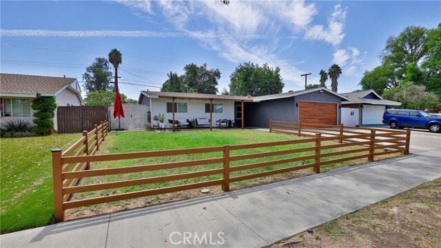 Photo - 10068 Fox St
