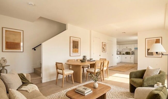 Photo - 835 E 33rd St Unit 835 1/2