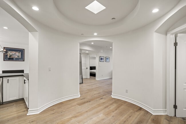 Photo - 122 N Clark Dr