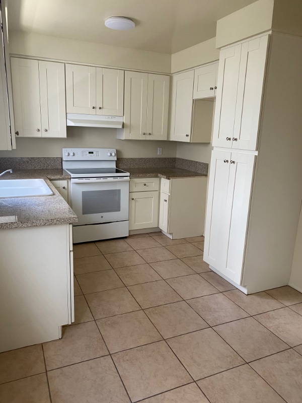 Photo - 4532 W 173rd St Unit 4