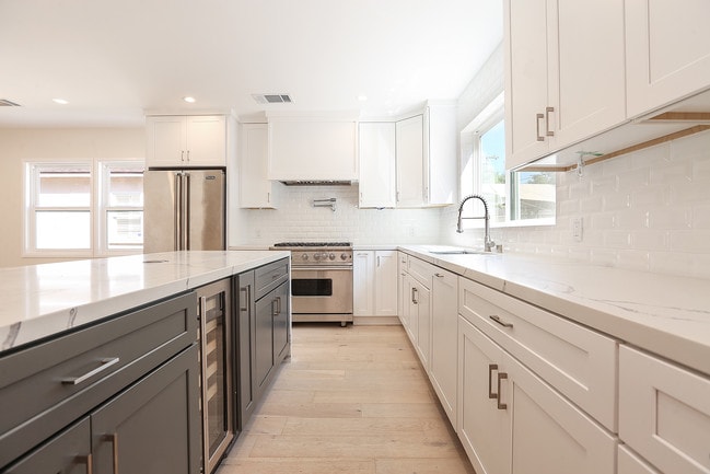 Photo - 12524 WOODBINE St