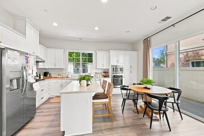 Photo - 22 Glicina St