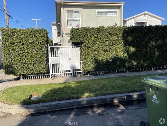 Building Photo - 109 E 95th St Unit 4-4 Rental