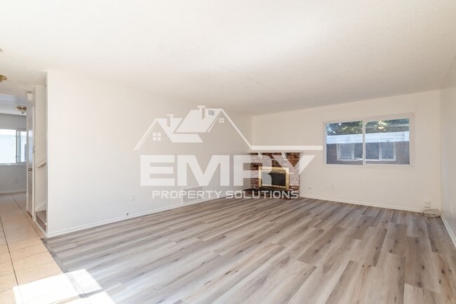 Building Photo - 3848 W 105th St Unit 3848.5 W 105th StInglewood, CA 90303 1/2