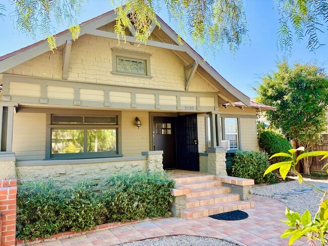 Building Photo - 2130 W 29th Pl Unit 2130 W 29th Pl