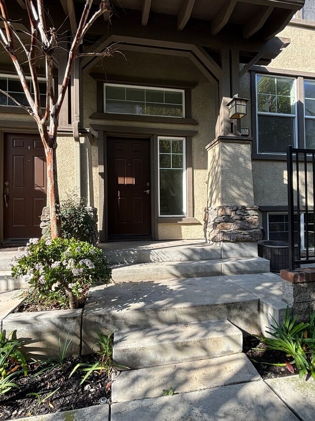 Building Photo - Move-In Ready 4 Bedroom Home Perfect for Professionals & Families