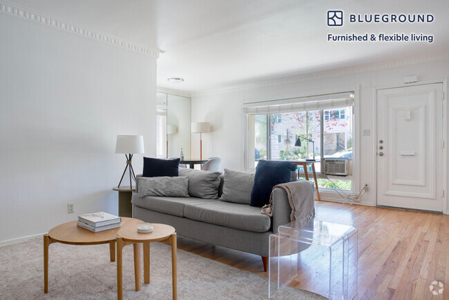 Building Photo - 328 S Doheny Dr Rental