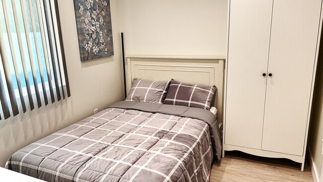 Comfortable full sized bed with ambient lighting - 10281 Courson Dr