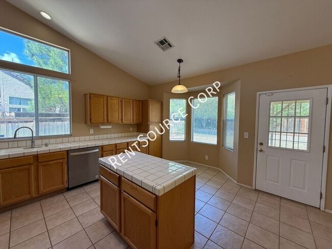 Photo - 38758 Almador Ct