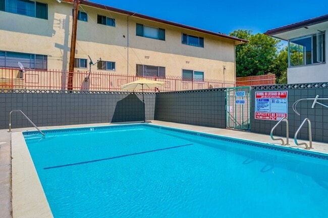 Building Photo - 544 Evergreen St Unit 10