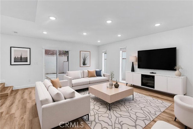 Building Photo - 20302 Oxnard St