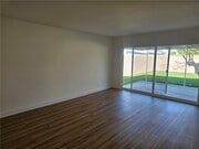 Photo - 10362 Longden St