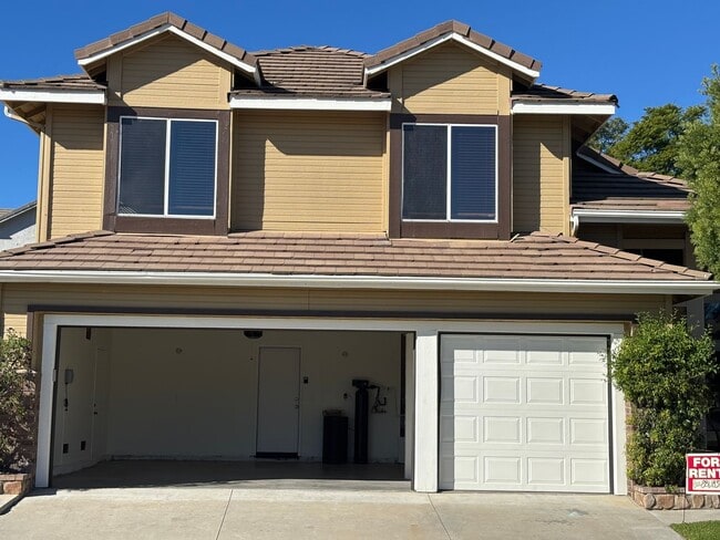 Building Photo - Coming Soon !!!!Beautiful 4 bedrooms, 2 full bathrooms Tenant Occupied. Please call to Schedule!!