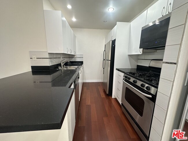 Photo - 18350 Hatteras St Unit 202