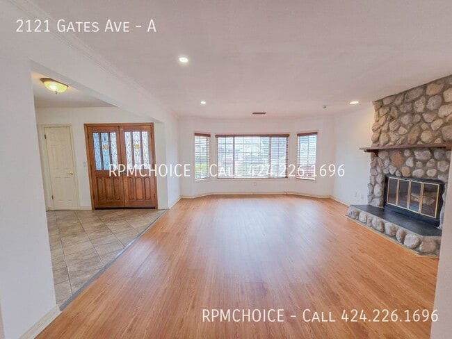 Photo - 2121 Gates Ave