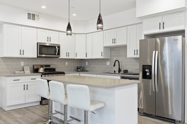 Photo - 13822 Oxnard St Unit 13822 Oxnard St