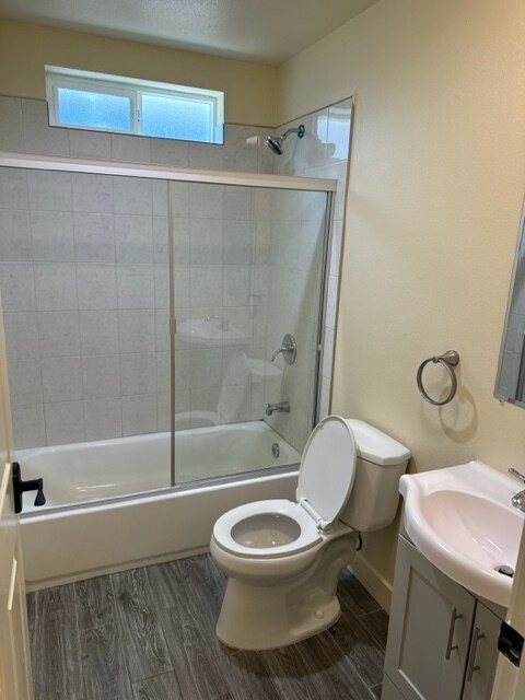 Photo - 322-324 E 33rd St