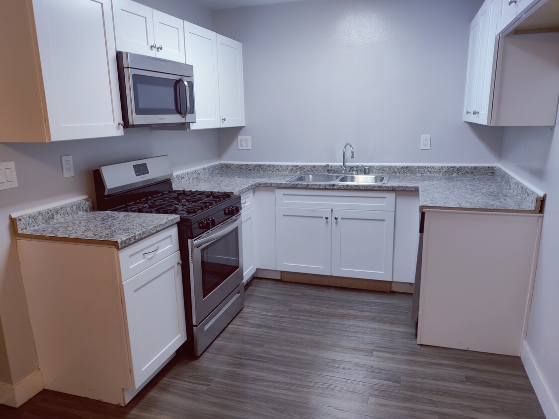 Floor Plan - 2 Bed 1 Bath Upstairs