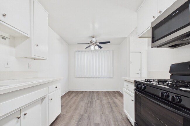 Photo - Cedar Court Apartments