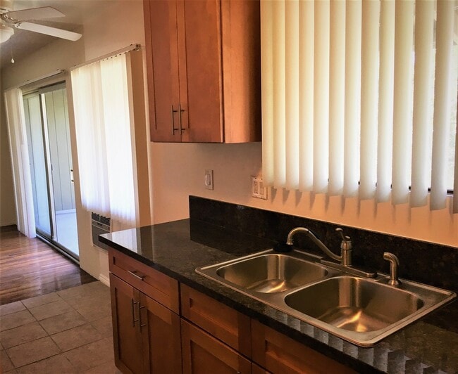 Photo - Parr, 10424-10425 Unit 10425 #D