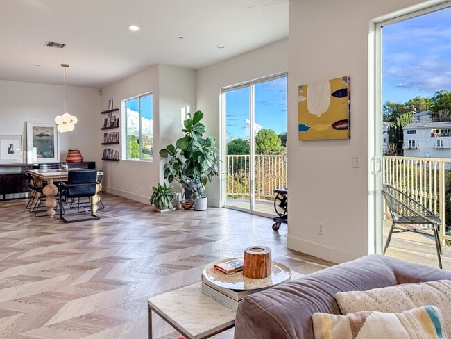 Photo - 974 Nordica Dr