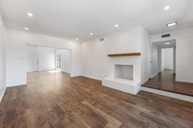 Photo - 1007 Winston Dr