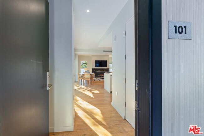 Photo - 1621 Malcolm Ave