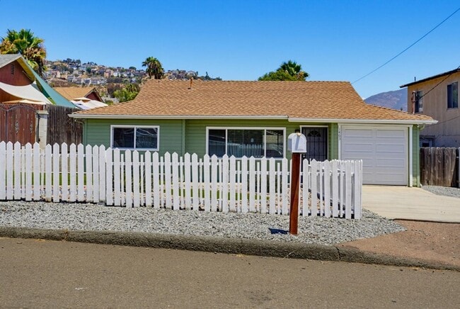 Photo - Beautifully Updated 3-Bedroom Home with Large Yard, Garage & Included Appliances!