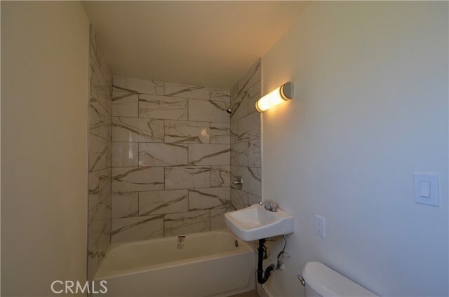 Photo - 5147 Canoga St