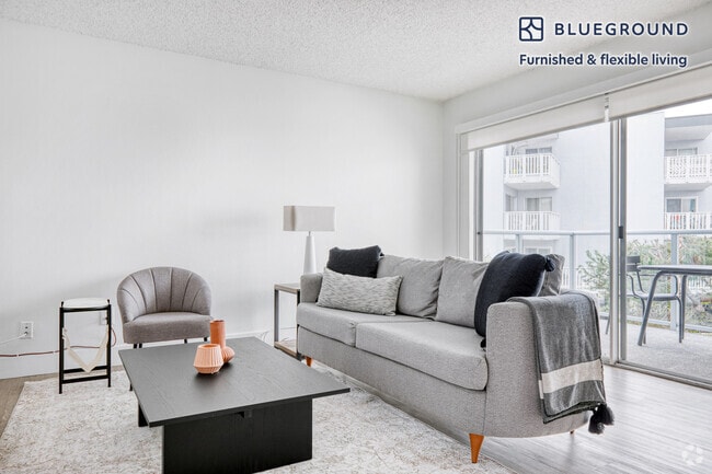 Building Photo - 360 The Village Rental