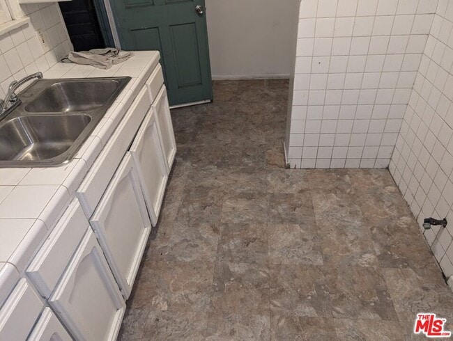 Photo - 8472 Main St Unit 8476 1/2