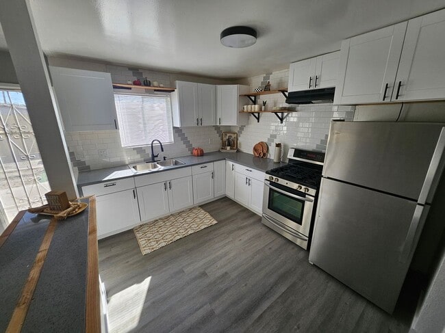 Photo - 96 E. Palomar