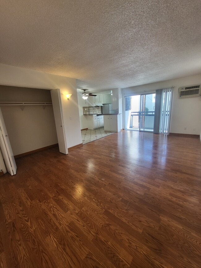 Photo - Vista Sunset Apartments