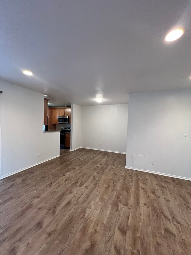 Photo - 1676 Maple Ave Unit 27