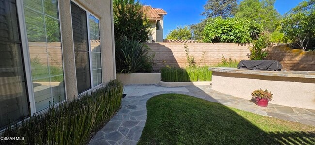 Photo - 2792 Sandhurst Ave