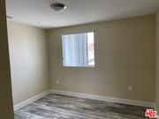 Photo - 708 W 50th St Condo