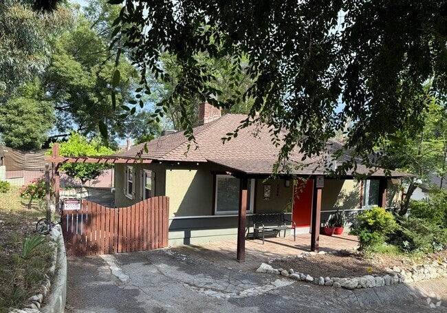 Building Photo - 1622 Foothill Blvd Rental