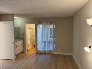 Photo - 626 E Verdugo Ave Unit R