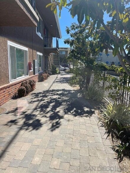 Photo - 1646 Brookes Ave