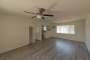 Photo - 220 N Myers St