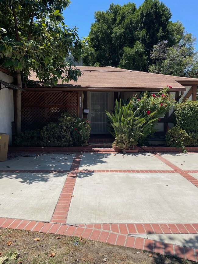 Photo - 6631 Bertrand Ave