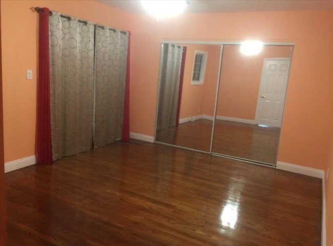 Photo - 5115 Canoga Ave