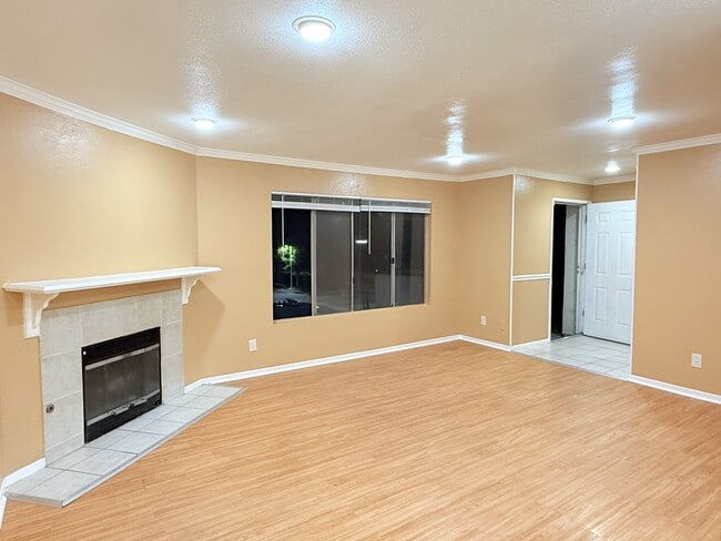 Building Photo - 9813 Caspi Gardens Dr Rental