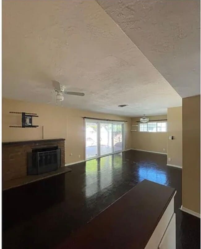 Photo - 18247 Schoenborn St
