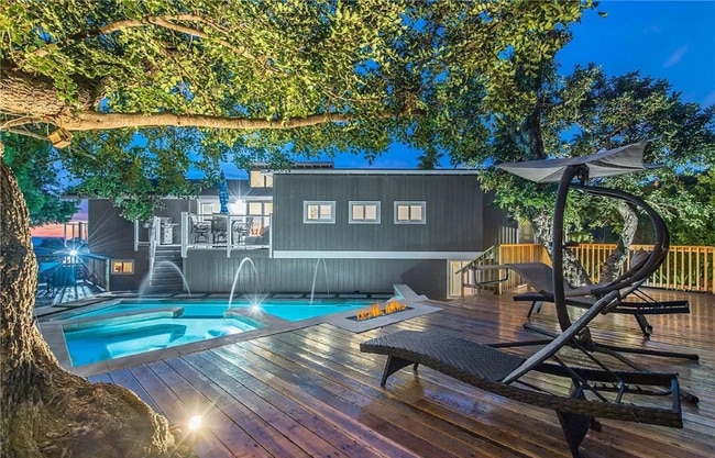 Photo - 2 Camel Point Dr