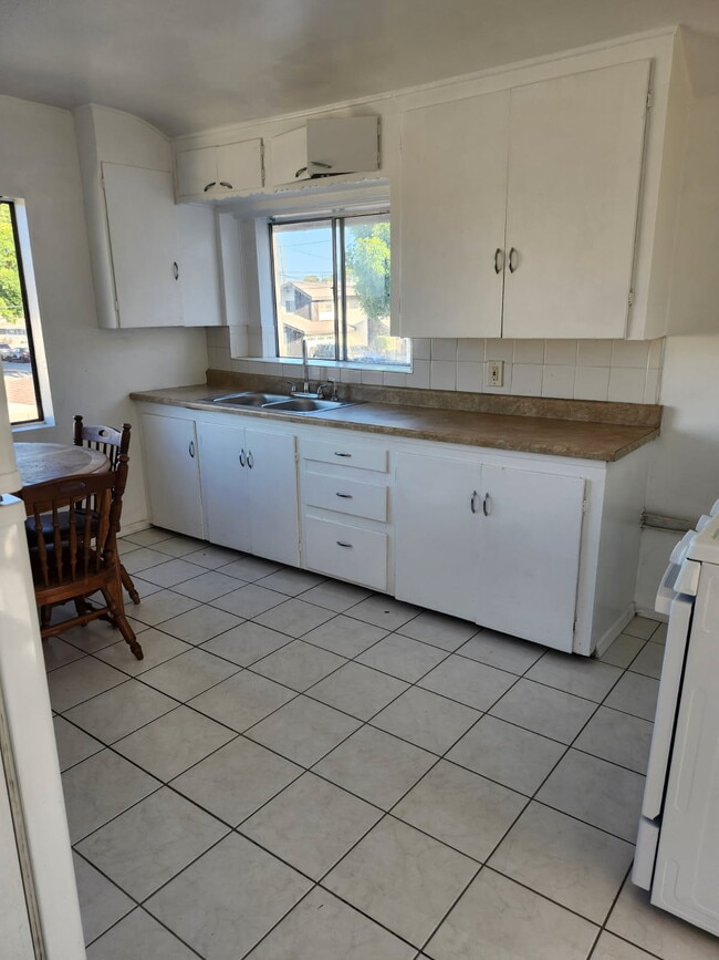 Kitchen - 2465 250th St Unit 2465