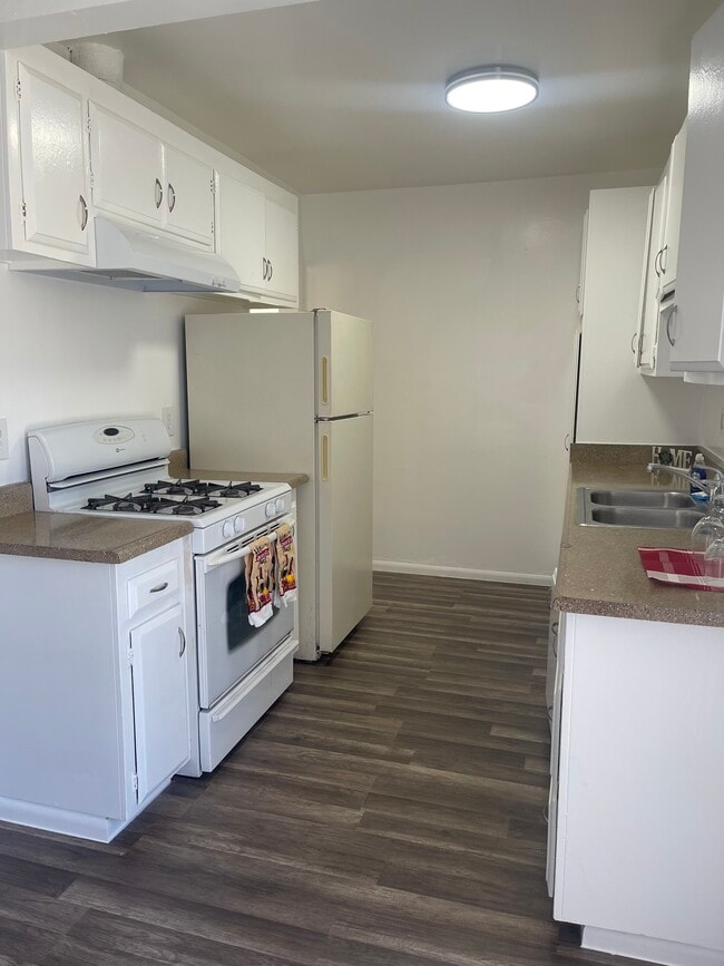 Photo - 555 Greenbrier Dr Apartments Unit 30