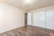Photo - 550 E Ave H 14