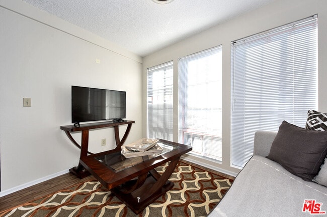 Photo - 3600 Bagley Ave Unit 312