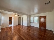 Photo - Glenoaks, 625-633 1/2 Unit 629 1/2